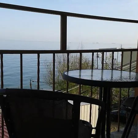 House Near The Sea شقة *
